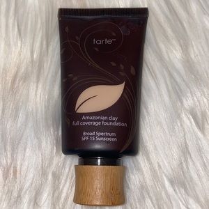 Tarte Amazonian Clay foundation